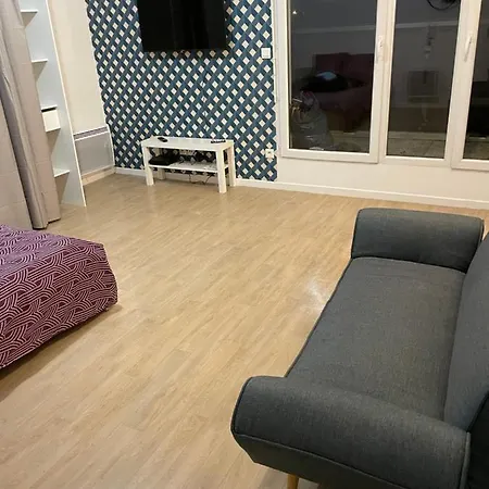 Charmant Studio A Essonnes 아파트 *
